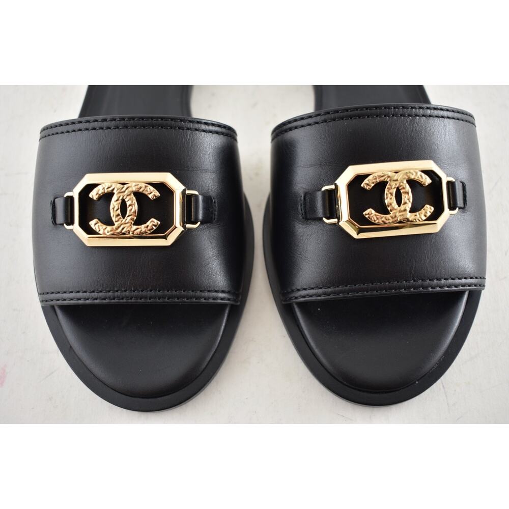 Chanel 23B Black Shiny Calfskin Leather Gold CC Logo Mule Slides Sandals Flat 38 - Picture 6 of 16